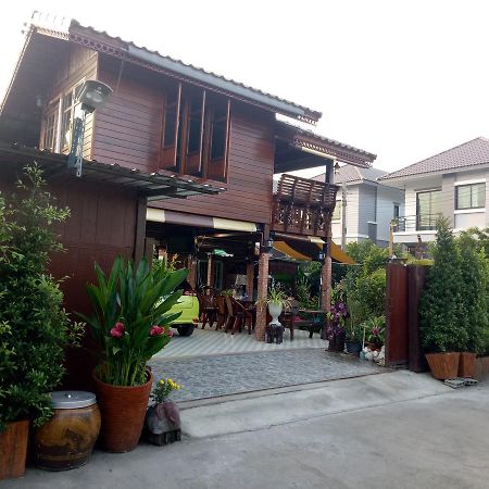 Ruenthip Homestay Bangkok Exteriér fotografie