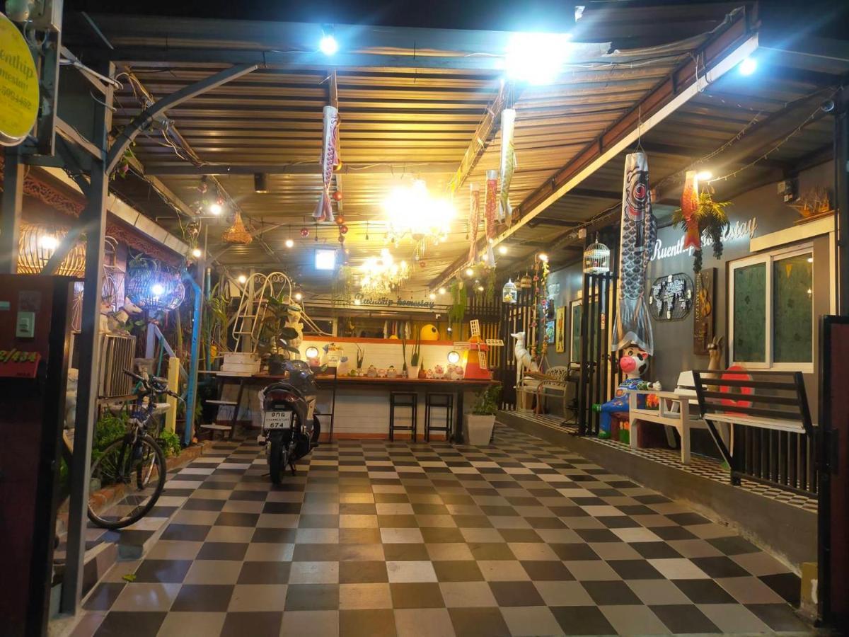Ruenthip Homestay Bangkok Exteriér fotografie